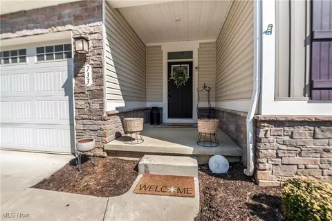 733 Buckeye Dr, Akron, OH 44303 photo 5