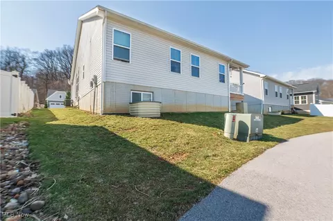 733 Buckeye Dr, Akron, OH 44303 photo 6