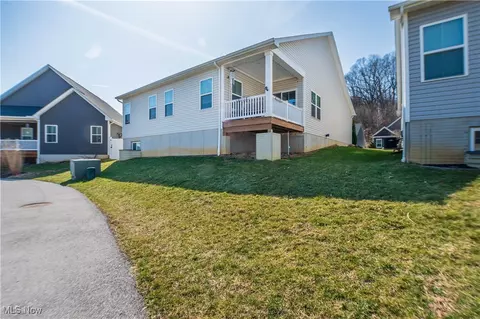 733 Buckeye Dr, Akron, OH 44303 photo 7