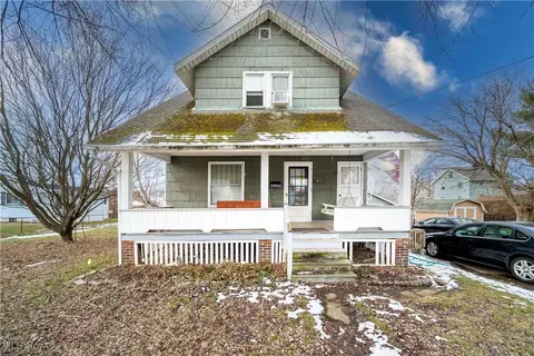 2111 Avalon Ave NE, Canton, OH 44705