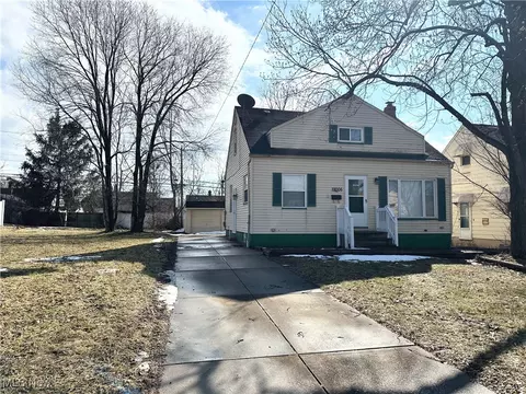 19006 Fairway Ave, Maple Heights, OH 44137