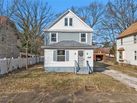 724 Garfield St, Akron, OH 44310