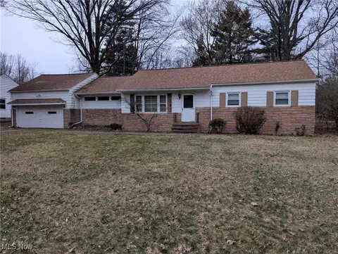 396 Douglas Blvd, Richmond Heights, OH 44143