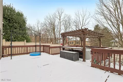 Exterior - 492 Presidential Dr, Boardman, OH 44512 photo 2 of 6