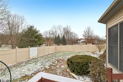 Exterior - 492 Presidential Dr, Boardman, OH 44512 photo 6 of 6