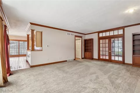 Living - 492 Presidential Dr, Boardman, OH 44512 photo 5 of 8