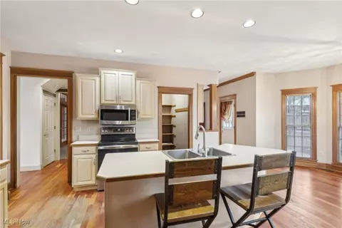 Kitchen - 492 Presidential Dr, Boardman, OH 44512 photo 1 of 5