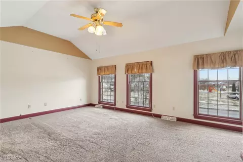 Living - 492 Presidential Dr, Boardman, OH 44512 photo 8 of 8