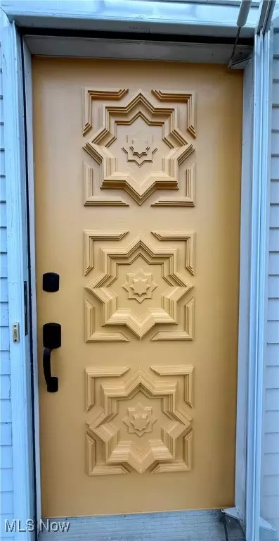 Entry Way - 4565 Hialeah Dr, Parma, OH 44134 photo 2 of 2