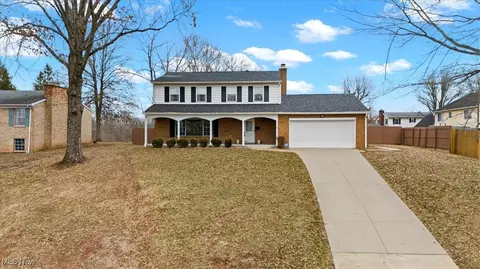 129 Canterbury Dr, Parkersburg, WV 26104