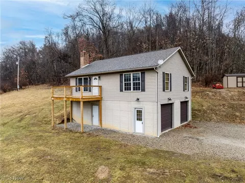 2297 Frys Valley Rd SW, Port Washington, OH 43837