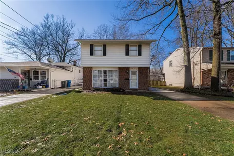 6042 Decker Rd, North Olmsted, OH 44070
