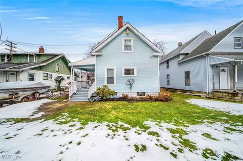 Exterior - 818 W 50th St, Ashtabula, OH 44004 photo 4 of 7