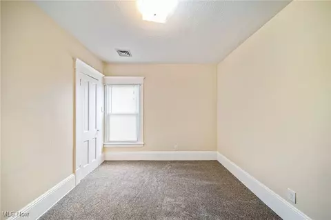 Bedroom - 818 W 50th St, Ashtabula, OH 44004 photo 3 of 10
