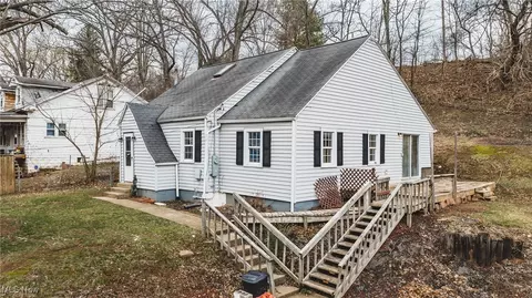 1621 Pike St, Parkersburg, WV 26101
