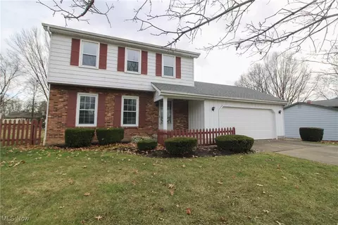 421 Garden Valley Dr, Boardman, OH 44512 photo 3