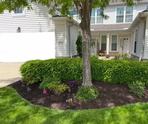 33256 Fairport Dr, Avon Lake, OH 44012