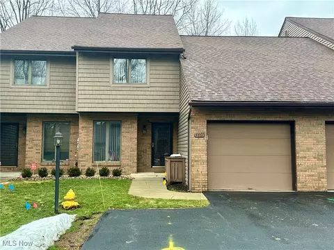 4461 Willow Creek Dr SE, Warren, OH 44484
