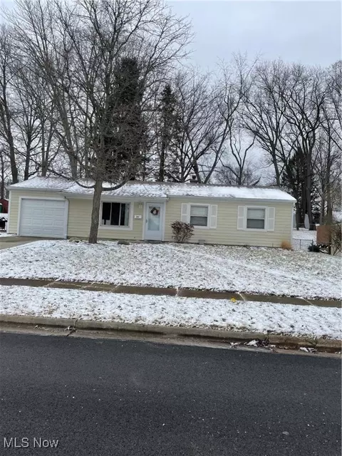 3631 Hiwood Ave, Stow, OH 44224