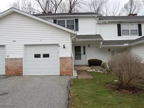 1781 Rolling Hills Dr #E, Twinsburg, OH 44087