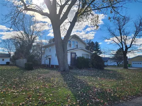 522 Howe St, Dover, OH 44622