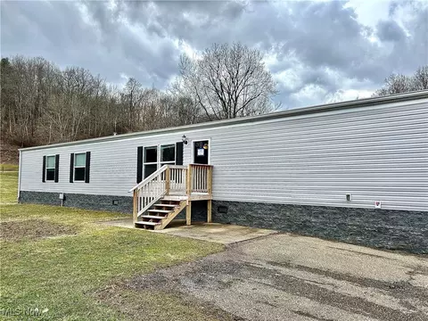 10060 Burt St, Byesville, OH 43723 photo 1