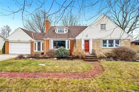 1051 Rockside Rd, Seven Hills, OH 44131