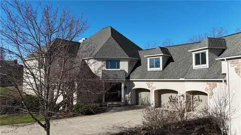 3600 Chapelton Ct, Richfield, OH 44286