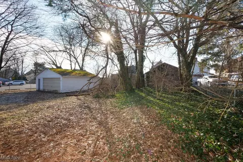 652 Thayer St, Akron, OH 44310 photo 6