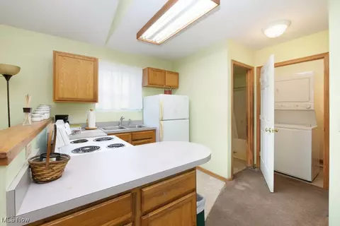 652 Thayer St, Akron, OH 44310 photo 18