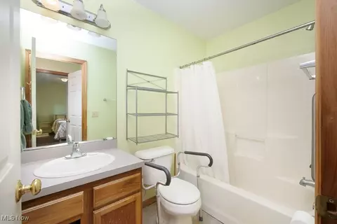 652 Thayer St, Akron, OH 44310 photo 25