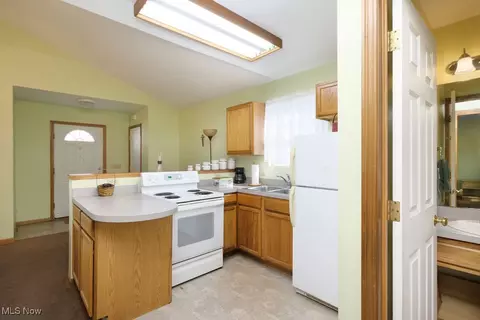 652 Thayer St, Akron, OH 44310 photo 21