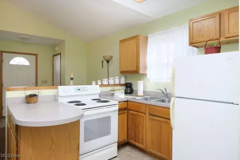 652 Thayer St, Akron, OH 44310 photo 20