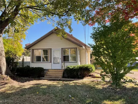 676 Bowhall Rd, Painesville, OH 44077