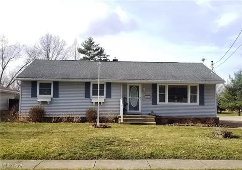 647 S Madison Ave, Salem, OH 44460