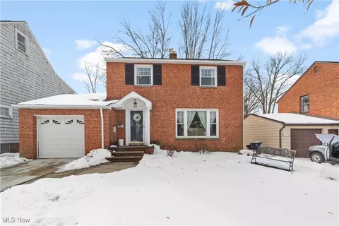 4932 Oakland Dr, Lyndhurst, OH 44124