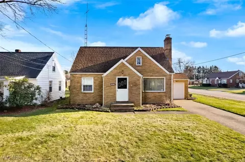 3052 Helen Pl NW, Canton, OH 44708