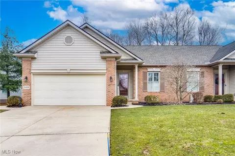 9406 Huntshire Ave NW, North Canton, OH 44720