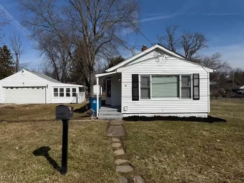2945 Maple St, Norton, OH 44203
