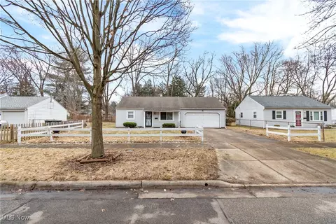 1125 Seward Ave, Akron, OH 44320