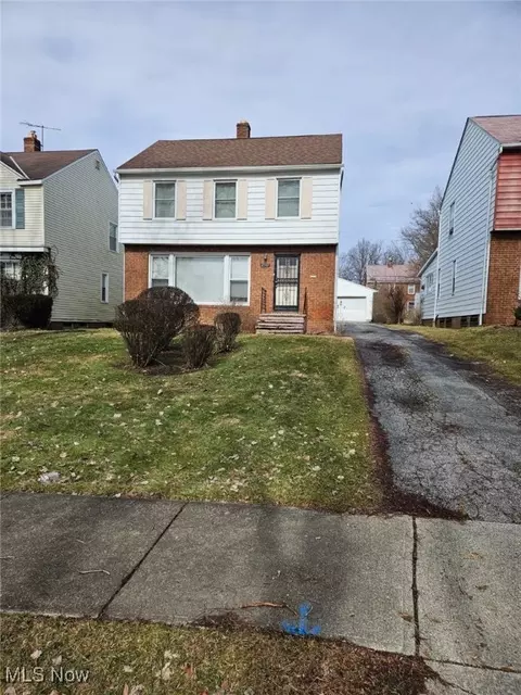 17307 Eldamere Ave, Cleveland, OH 44128