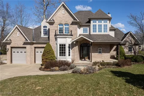 2441 Brantwood Dr, Westlake, OH 44145