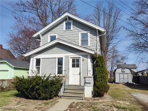 1249 W 48th St, Ashtabula, OH 44004 photo 4