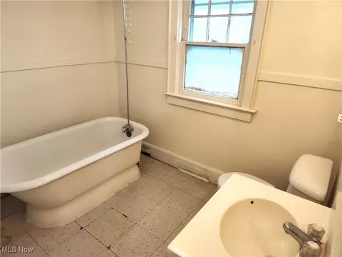 1249 W 48th St, Ashtabula, OH 44004 photo 24