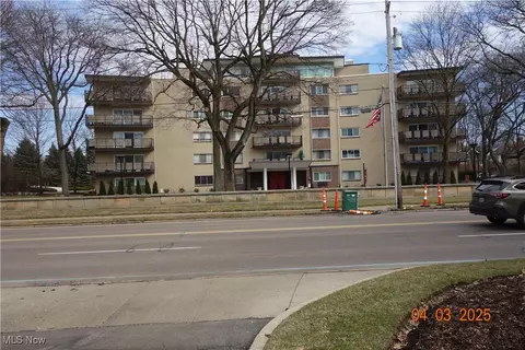255 N Portage Path #208, Akron, OH 44303
