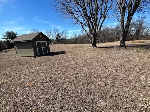 590 Lang Farm Rd, Marietta, OH 45750