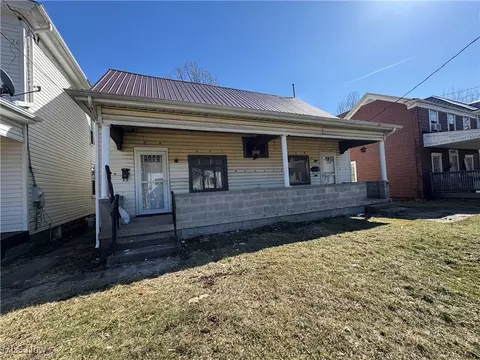 506 S 3rd St, Martins Ferry, OH 43935