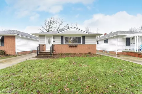 1122 Homestead Rd, South Euclid, OH 44121