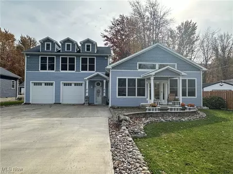 4262 Lake Rd E, Geneva, OH 44041