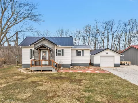 2311 Alliance Rd NW, Malvern, OH 44644